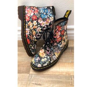 Vintage 90’s floral print Dr. Marten’s